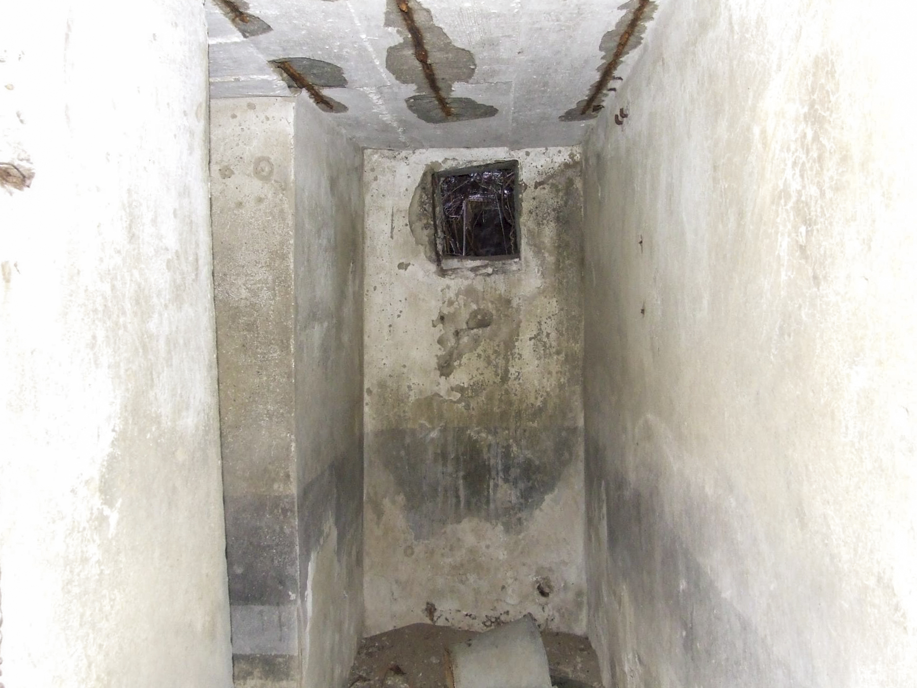 Ligne Maginot - RENDEZ VOUS DE CHASSE 2 - (Blockhaus pour arme infanterie) - L'entrée de la coupole. - STENGER Mathieu