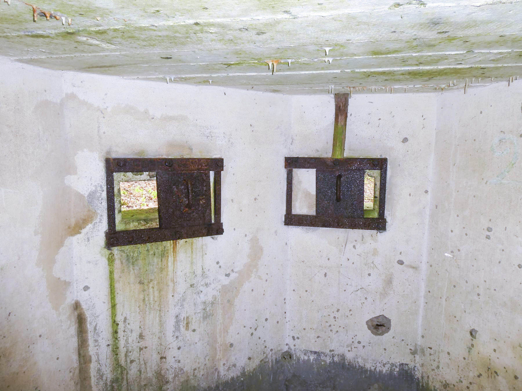 Ligne Maginot - FM39 - DIEBSKOPF 1 - (Blockhaus pour arme infanterie) - Créneaux - ELLENA Daniel-CUNY Philippe