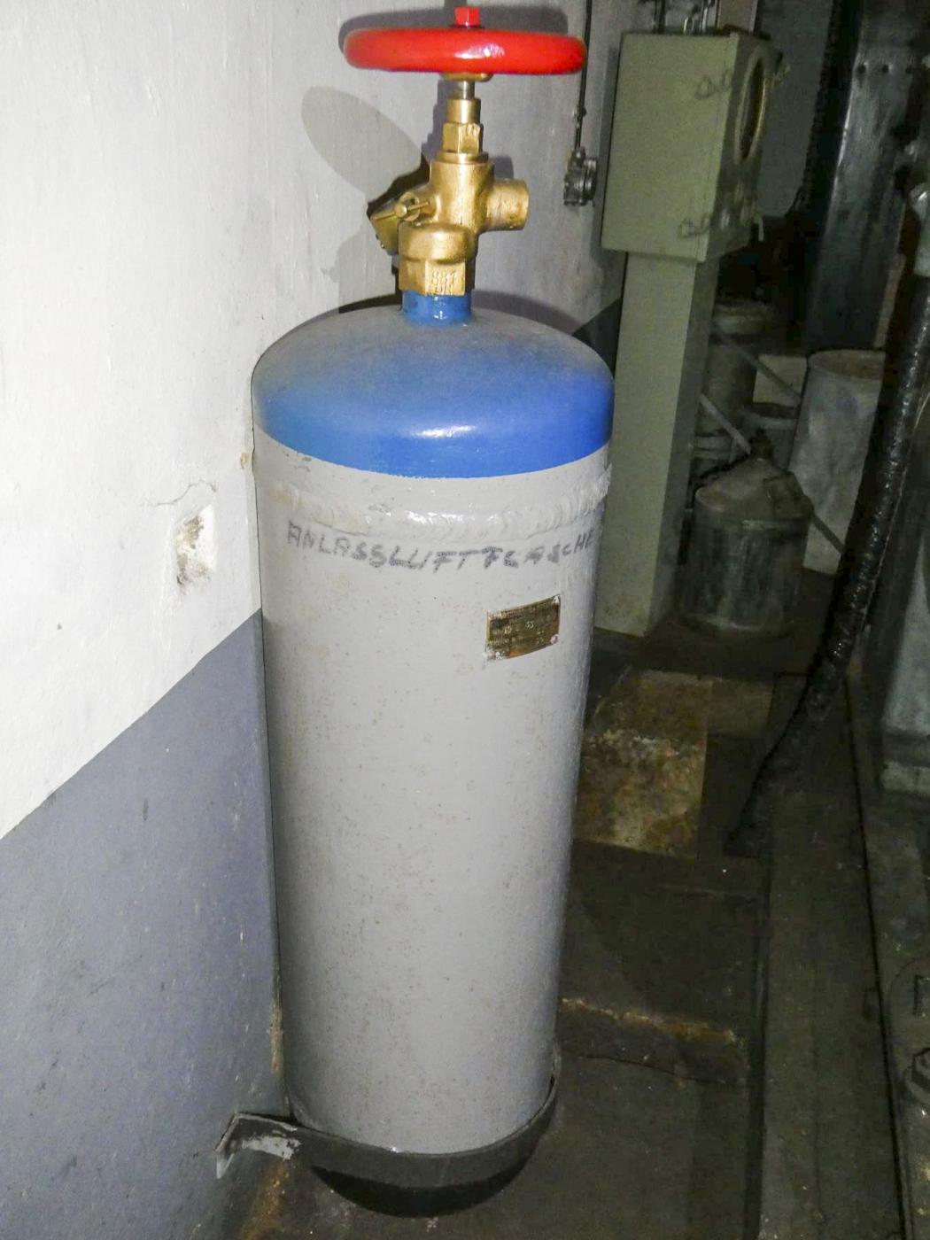 Ligne Maginot - HATTEN (I / 23° RIF) - (Abri) - Bouteille d'air comprimé restaurée  - ELLENA Daniel - CUNY Philippe