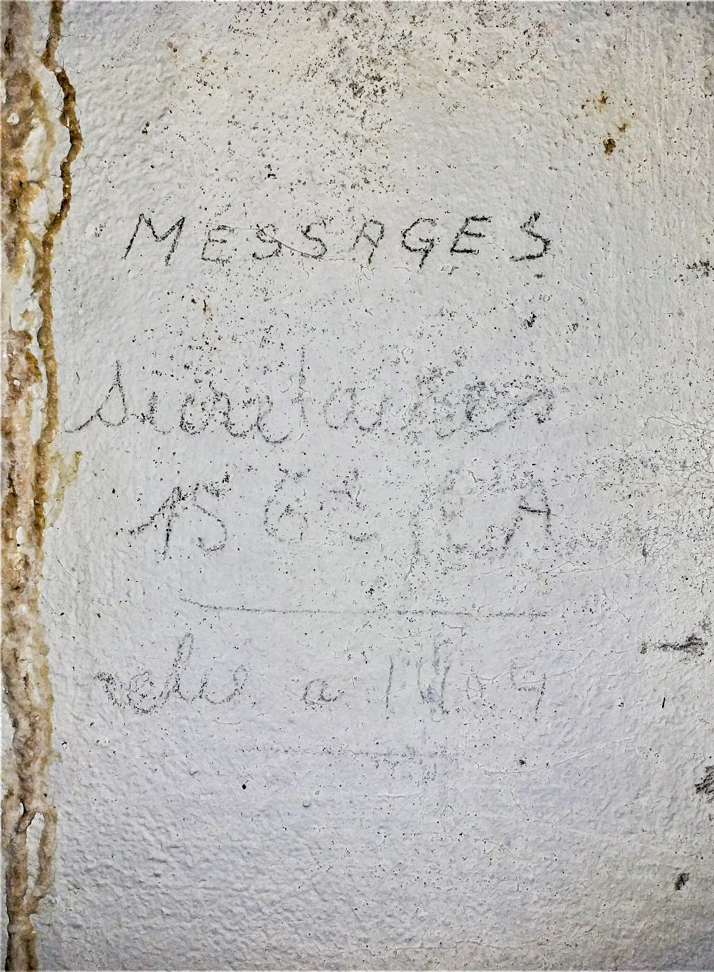 Ligne Maginot - REIMERSWILLER - (PC) - Inscription dans un local du PC 'Messages secrétaires 156° RAP relié à 1404' - Gregory Fuchs