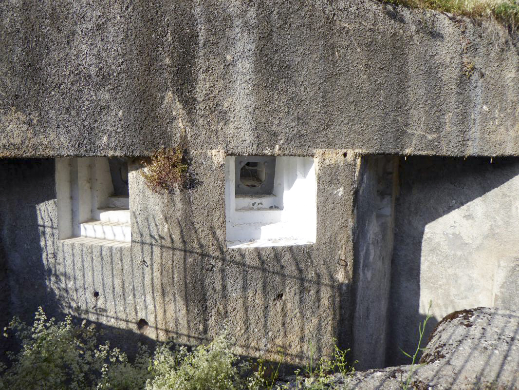 Ligne Maginot - CASTILLON (CN) - EO8 - (Ouvrage d'artillerie) - Bloc 1
La caponnière de l'entrée