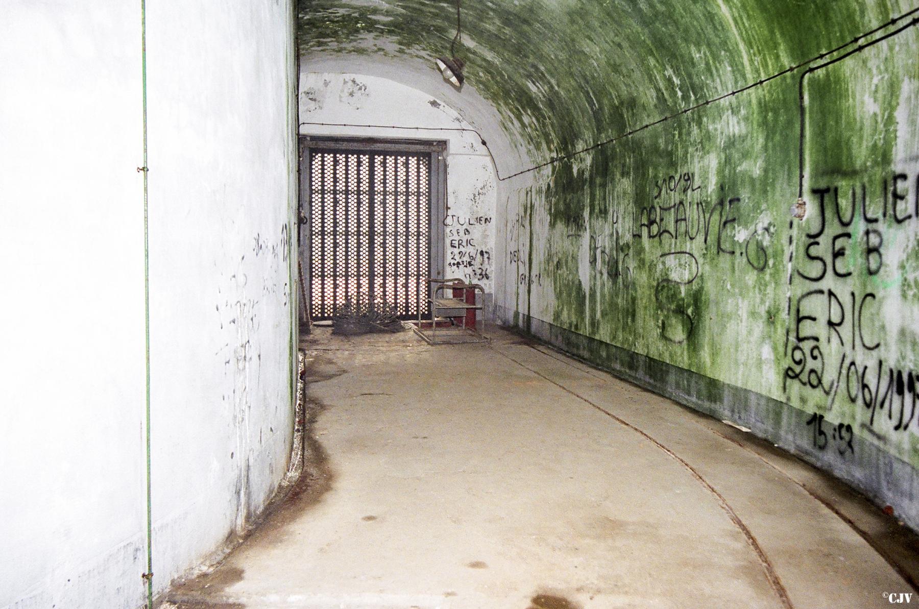 Ligne Maginot - CASTILLON (CN) - EO8 - (Ouvrage d'artillerie) - Bloc 1
Hall de déchargement