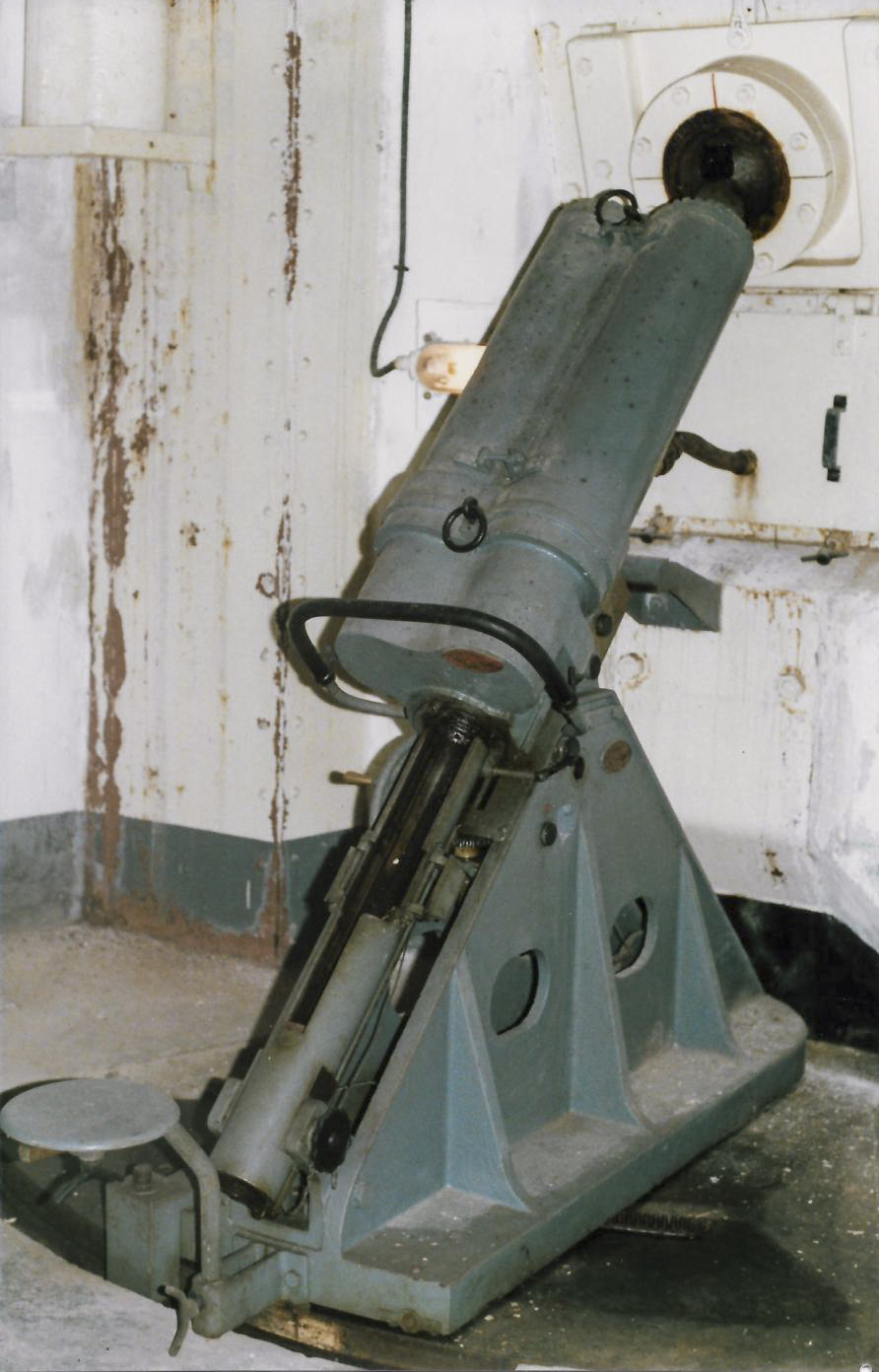 Ligne Maginot - CASTILLON (CN) - EO8 - (Ouvrage d'artillerie) - Bloc 3
Mortier de 81 mle 32 - Marc ENDINGER