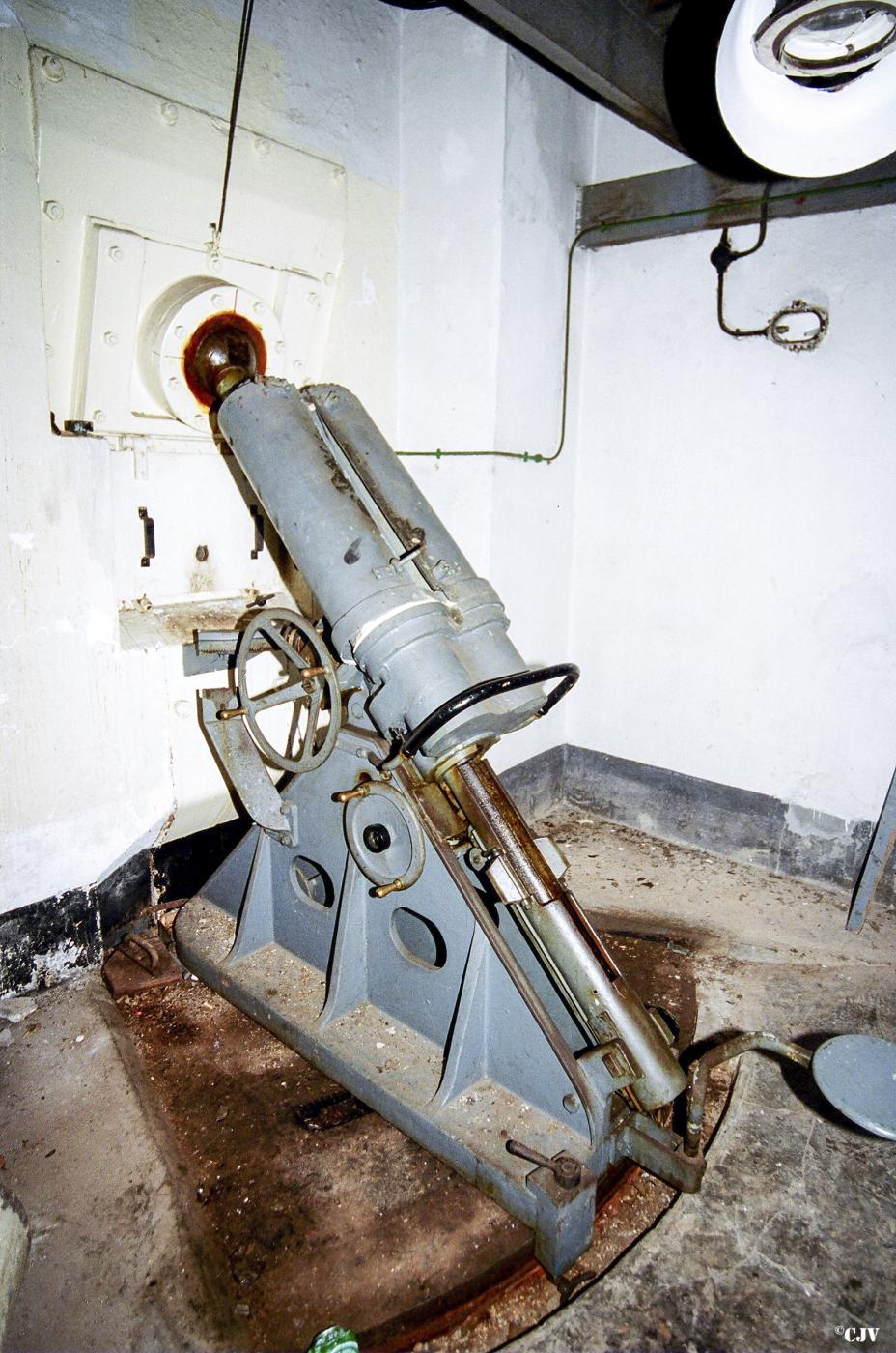 Ligne Maginot - CASTILLON (CN) - EO8 - (Ouvrage d'artillerie) - Bloc 6
Mortier de 81mm
 - Lia VERMEULEN