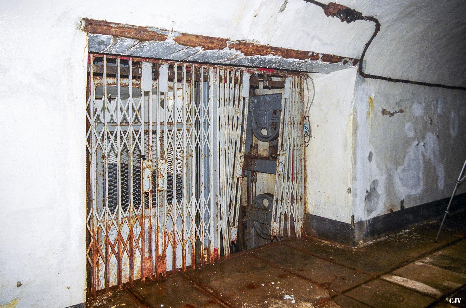 Ligne Maginot - CASTILLON (CN) - EO8 - (Ouvrage d'artillerie) - Monte-charges à l'étage supérieur