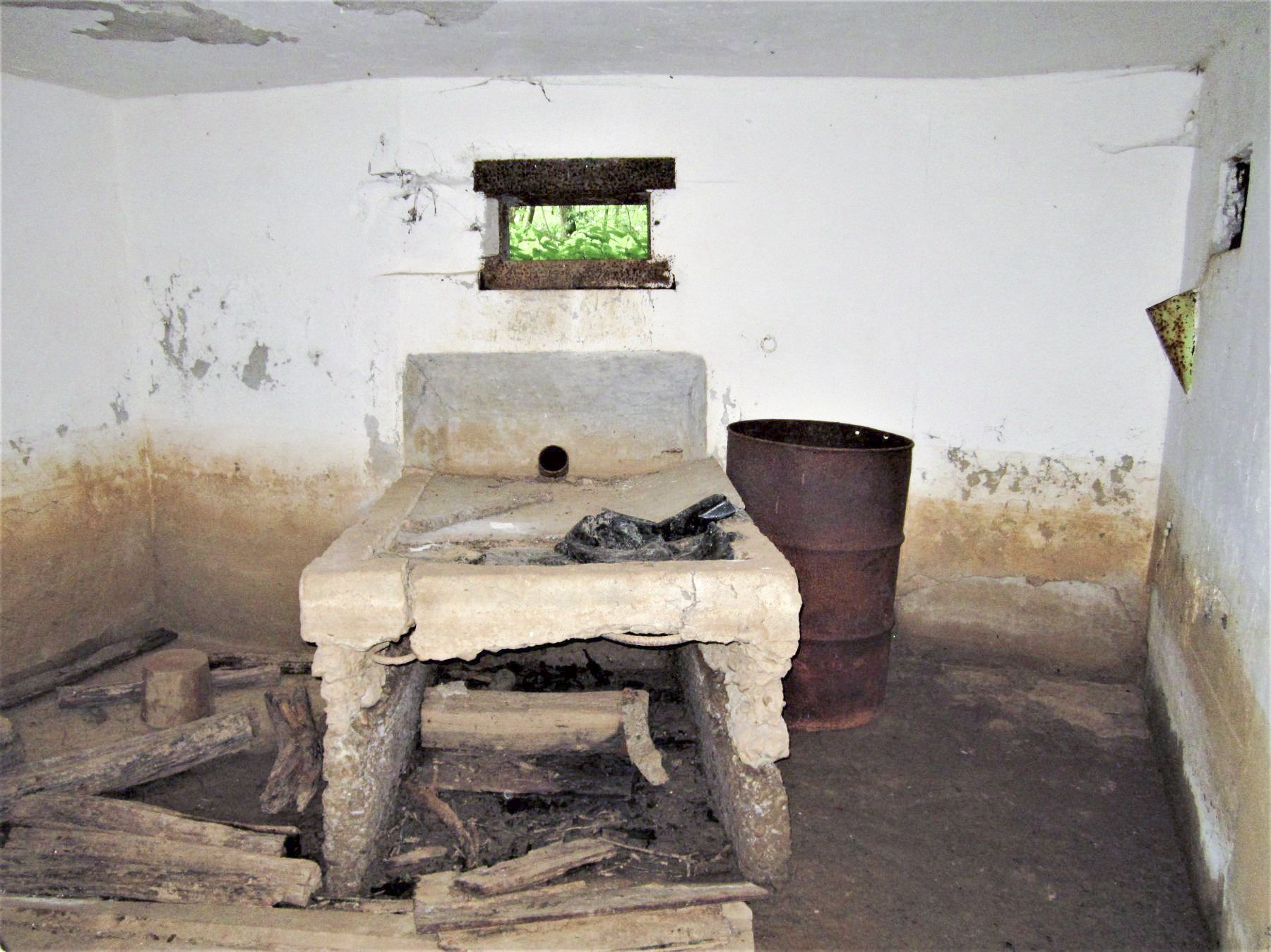 Ligne Maginot - GROSSMATTEN - (Blockhaus pour arme infanterie) - Créneau mitrailleuse de droite - Gregory Fuchs