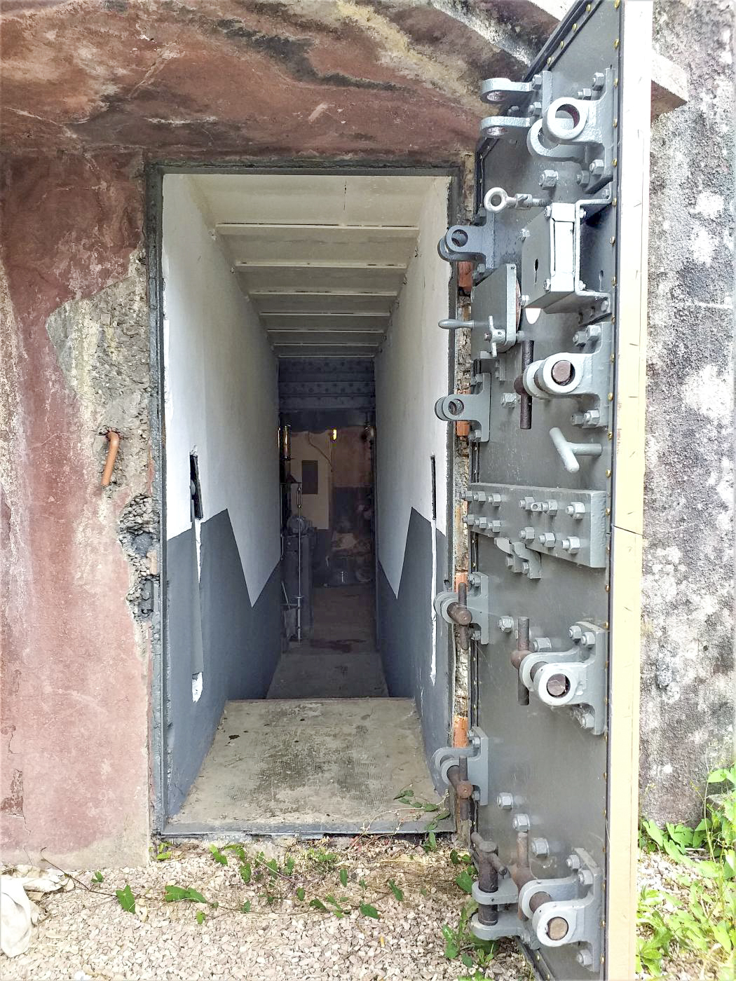 Ligne Maginot - 16/3 - KILSTETT - (Casemate d'infanterie - Double) - Porte blindée et couloir de l'entrée - Gregory Fuchs