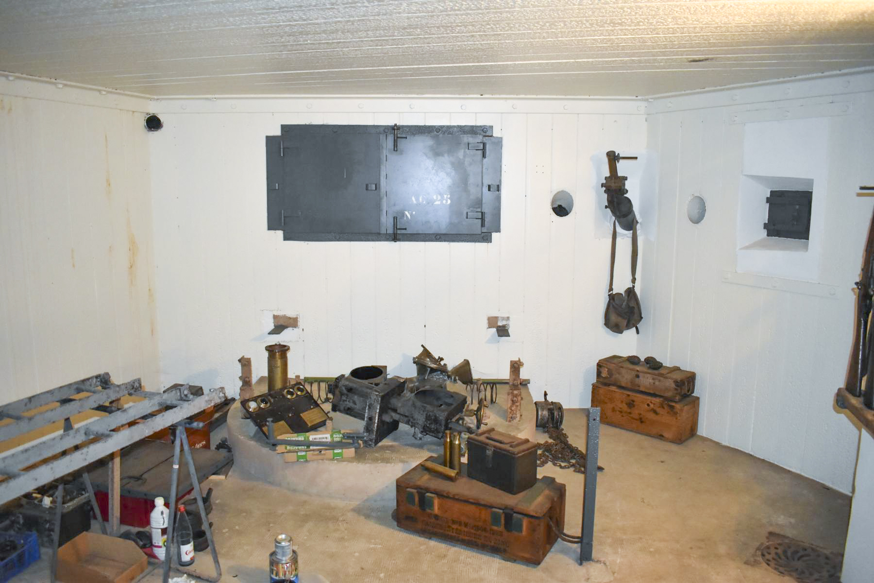 Ligne Maginot - 84 - CHEMIN CREUX - (Casemate d'infanterie - Double) - Chambre de tir antichar sud-ouest - Daniel Froehly