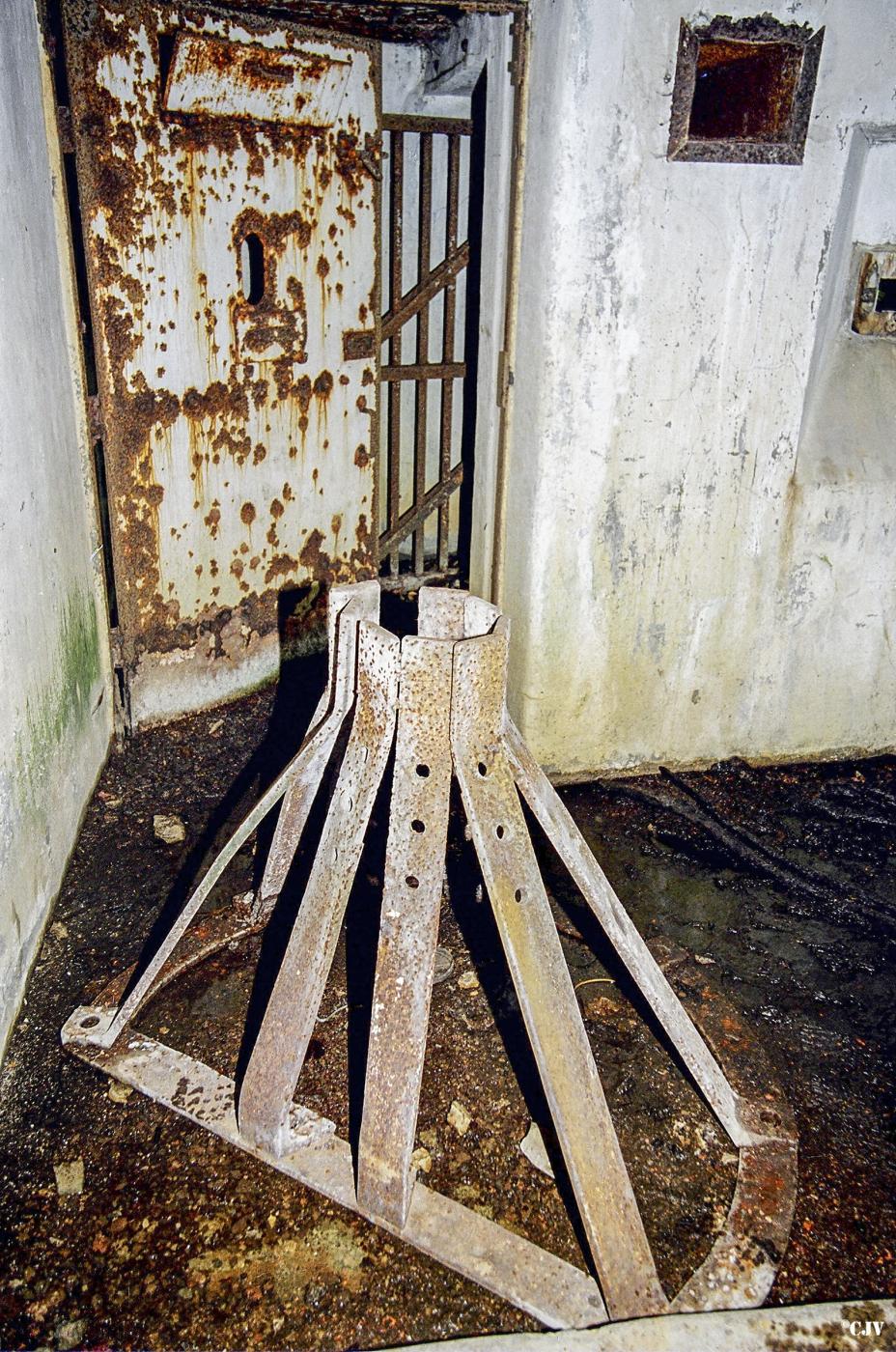 Ligne Maginot - 47 - SOULCE-CERNAY - (Blockhaus pour canon) - Support crinoline pour canon de 47mm de marine utilisé en antichar - Lia Vermeulen