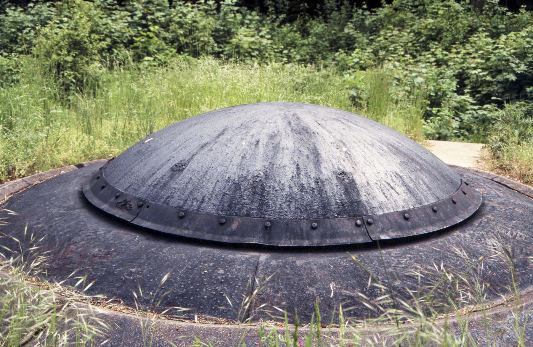 Ligne Maginot - BOUSSE - A24 - (Ouvrage d'infanterie) - Bloc 3
Tourelle mitrailleuse - Michel Teiten