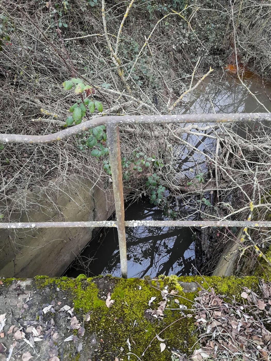 Ligne Maginot - VF60 - ANTENNE DE L'OUVRAGE DU HOCHWALD - (RESEAU - Voie 60 - Antenne ou rocade ferroviaire) - 30 - PONT de LAMPERTSLOCH
Les barrières sont encore présentes d'un côté du pont