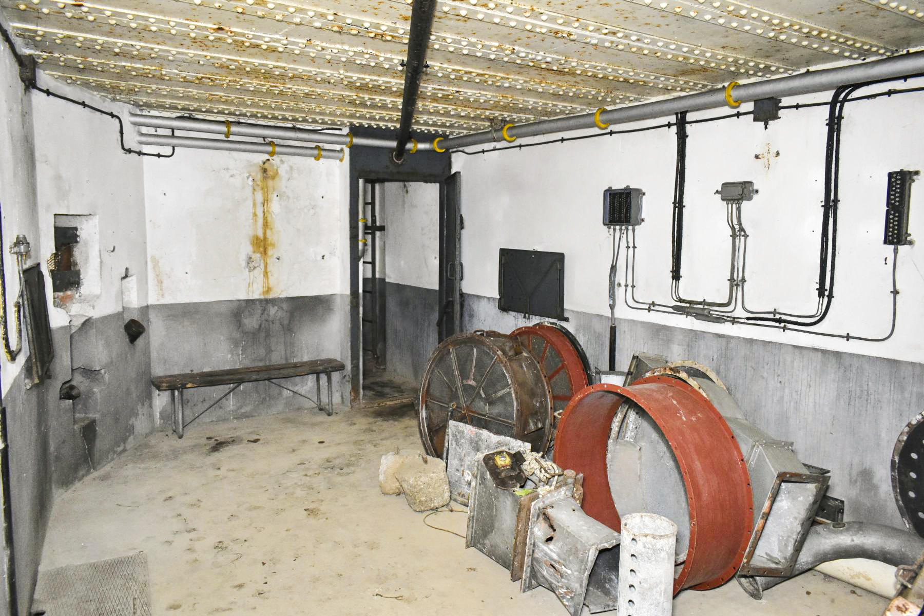 Ligne Maginot - ASCHBACH EST - O2 - (Casemate d'infanterie - Double) - Central téléphonique et accès à la cloche GFM nord-ouest - Daniel Froehly