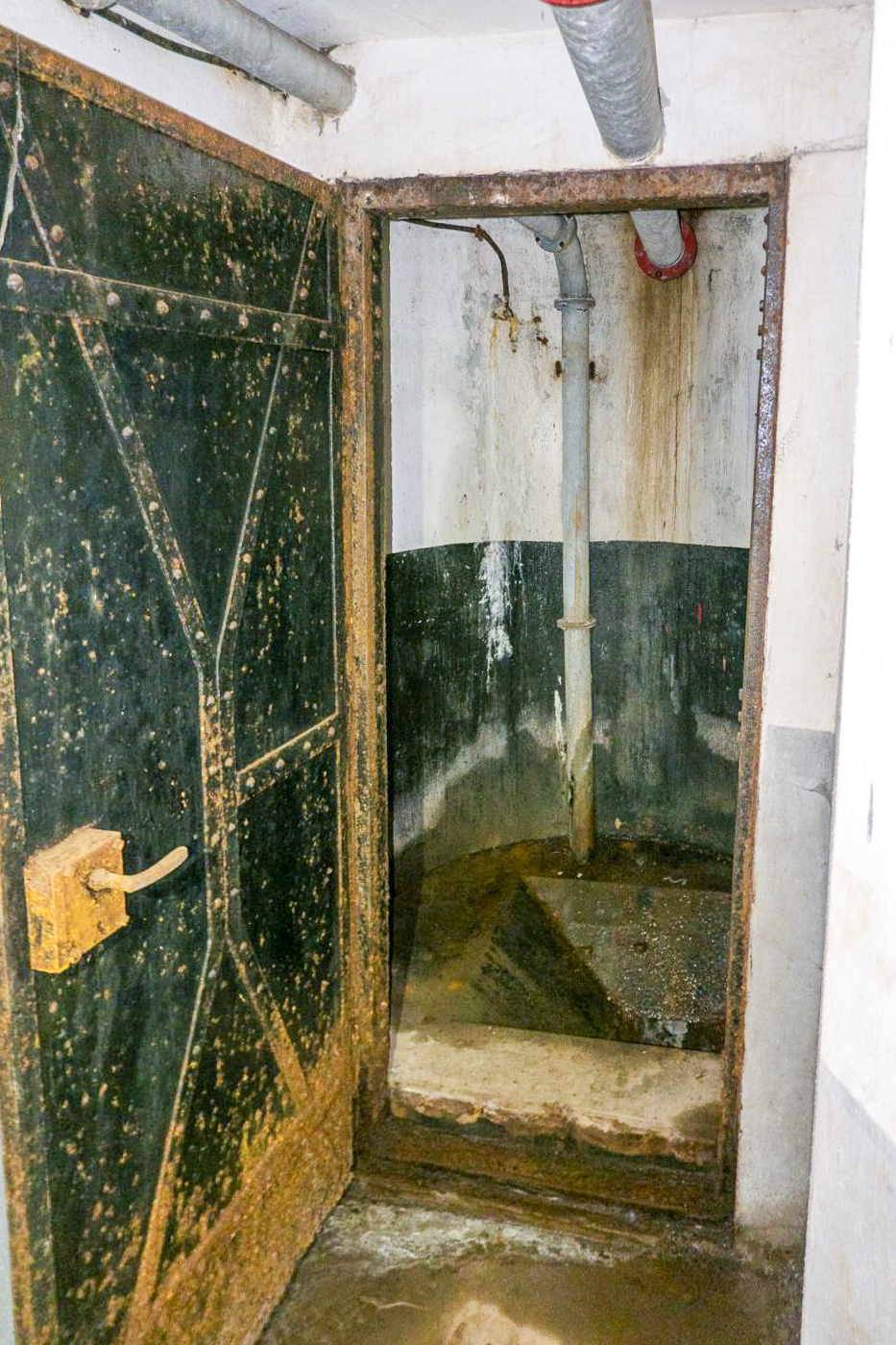 Ligne Maginot - ASCHBACH EST - O2 - (Casemate d'infanterie - Double) - Etage inférieur
Latrines  - Michel Teiten