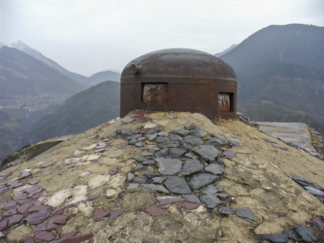 Ligne Maginot - RIMPLAS (RS) - (Ouvrage d'artillerie) - Bloc 3
La GFM la plus haute de l'ouvrage avec une vue à 360°
