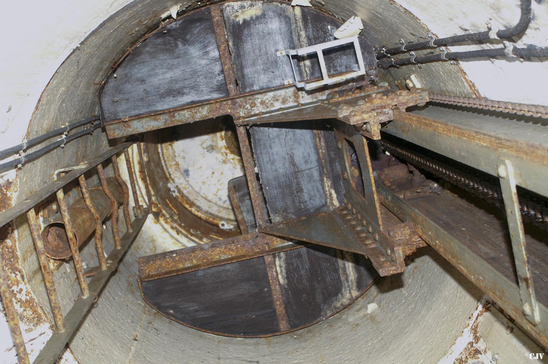 Ligne Maginot - RIMPLAS (RS) - (Ouvrage d'artillerie) - Bloc 5  
Cloche VDP
