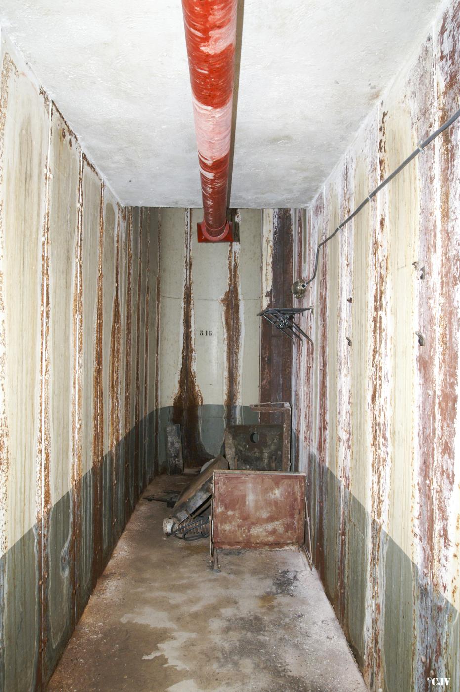 Ligne Maginot - RIMPLAS (RS) - (Ouvrage d'artillerie) - Bloc 5  
Couloir en bas de la cloche GFM