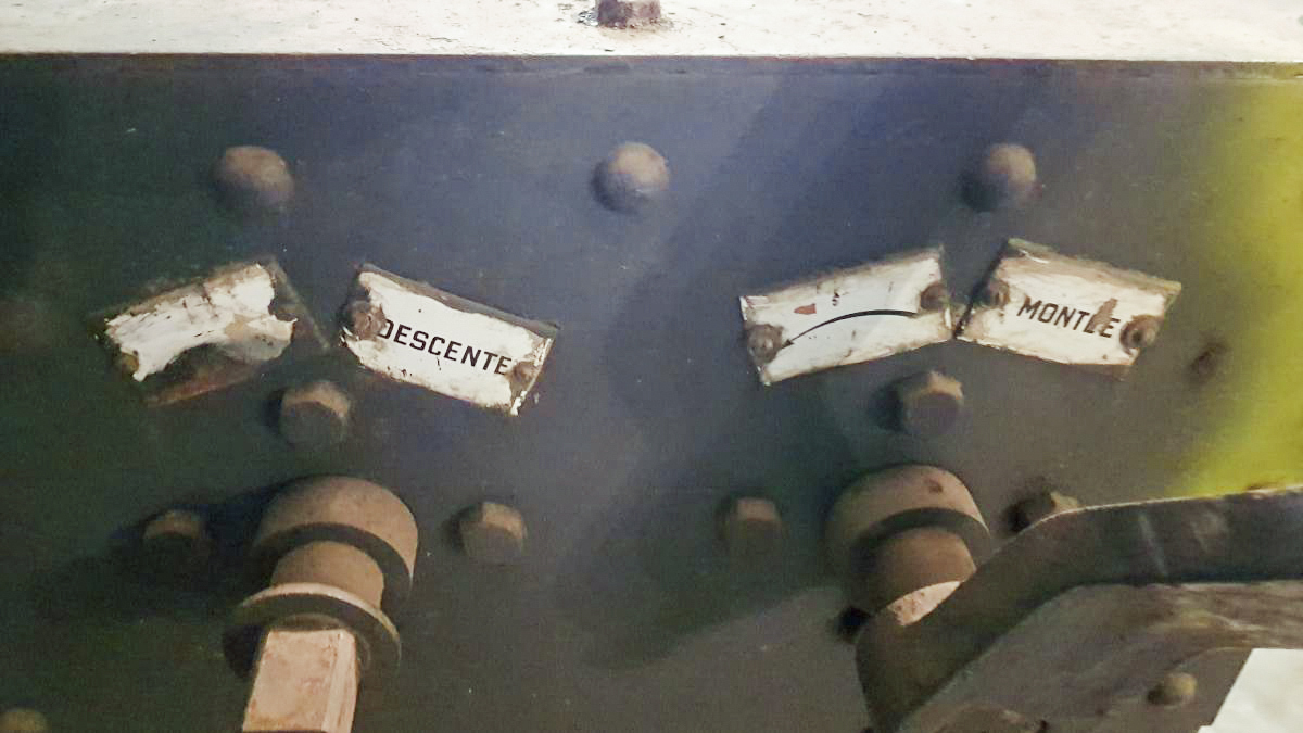 Ligne Maginot - RIMPLAS (RS) - (Ouvrage d'artillerie) - Bloc 5
Treuil manuel pour l'ascenseur