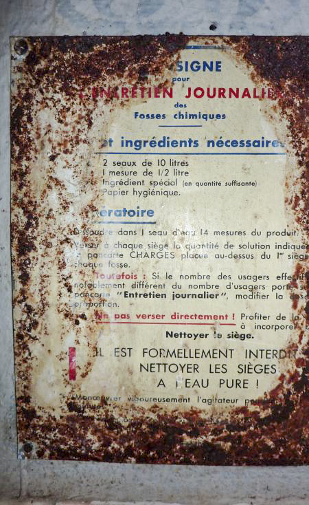 Ligne Maginot - RIMPLAS (RS) - (Ouvrage d'artillerie) - Latrines 
Consignes d'utilisation 