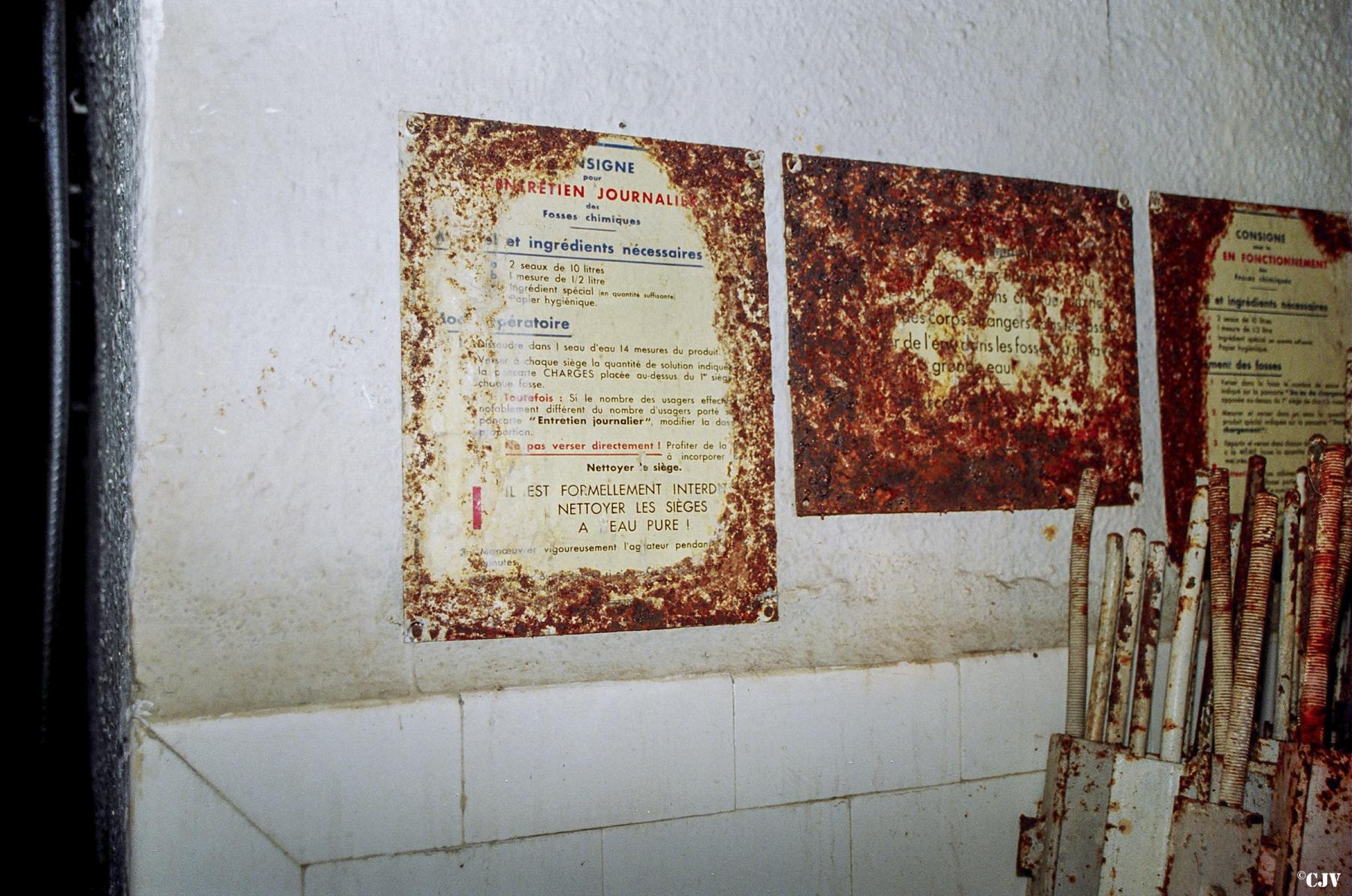 Ligne Maginot - RIMPLAS (RS) - (Ouvrage d'artillerie) - Latrines
Les consignes - Lia VERMEULEN