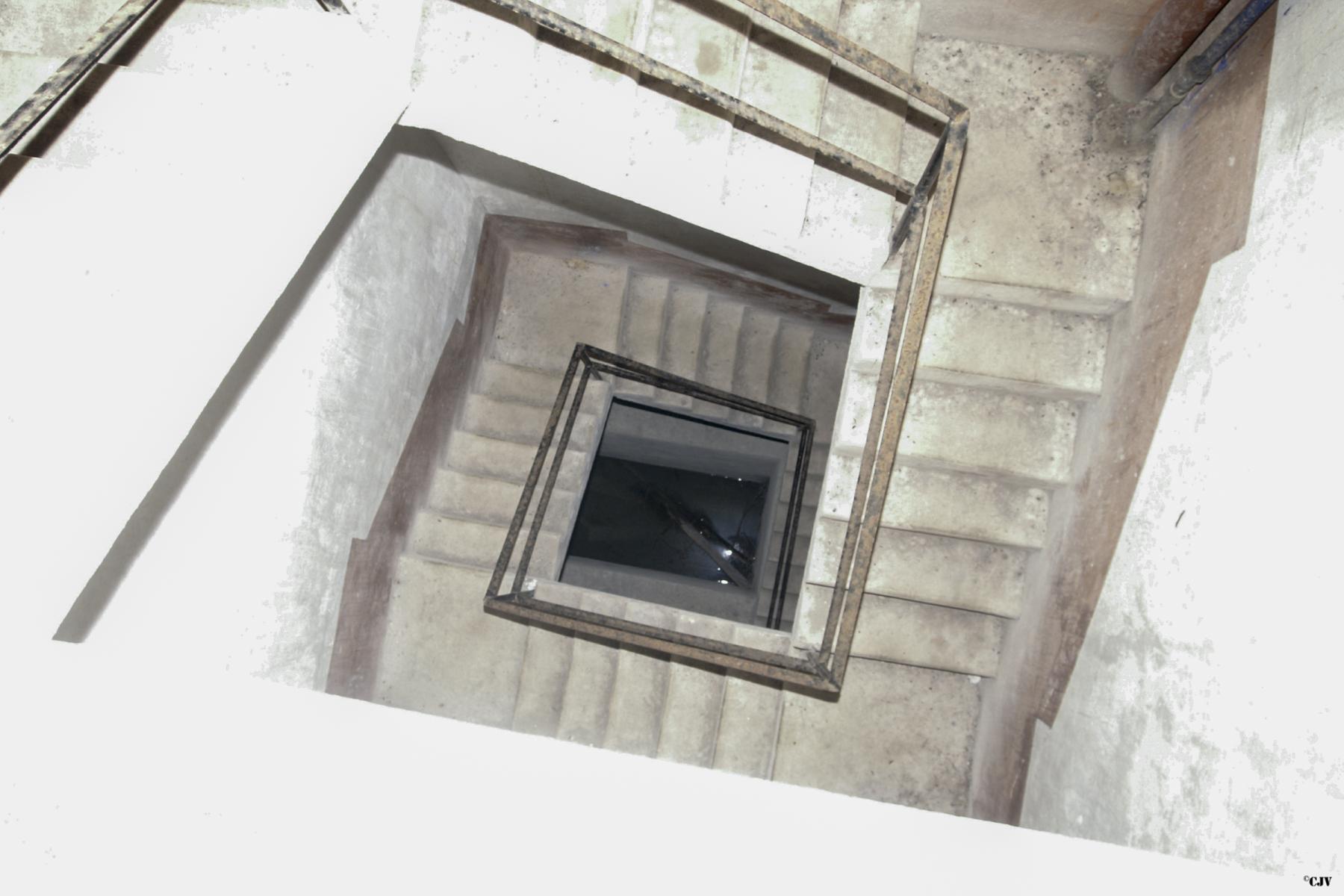 Ligne Maginot - RIMPLAS (RS) - (Ouvrage d'artillerie) - Le magasin aux artifices est dans le sous-sol près du bloc 6 - Lia VERMEULEN