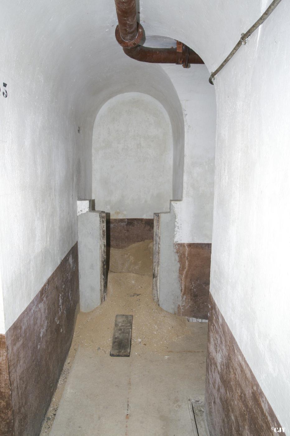 Ligne Maginot - RIMPLAS (RS) - (Ouvrage d'artillerie) - Magasin aux artifices - Lia VERMEULEN