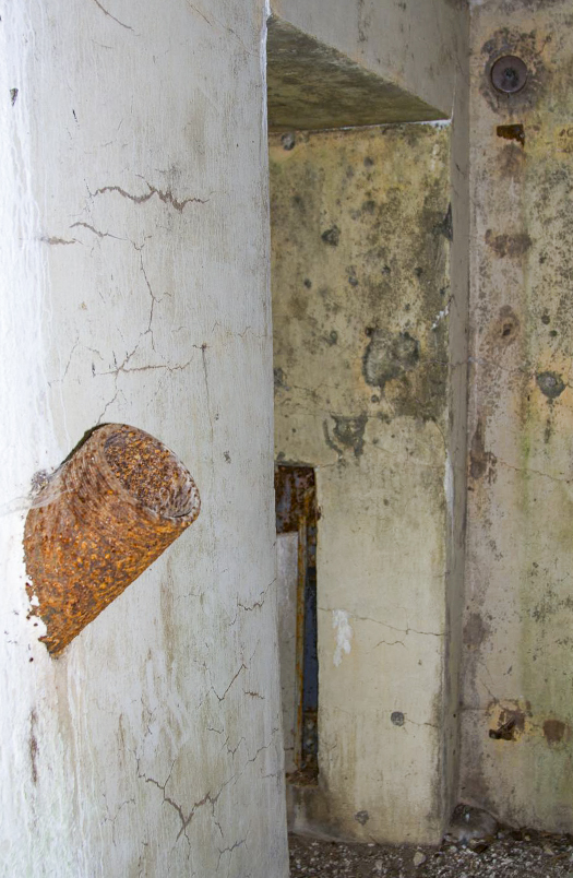 Ligne Maginot - AMODON - (Abri) - Entrée Sud
Goulotte à grenades - Michel Teiten