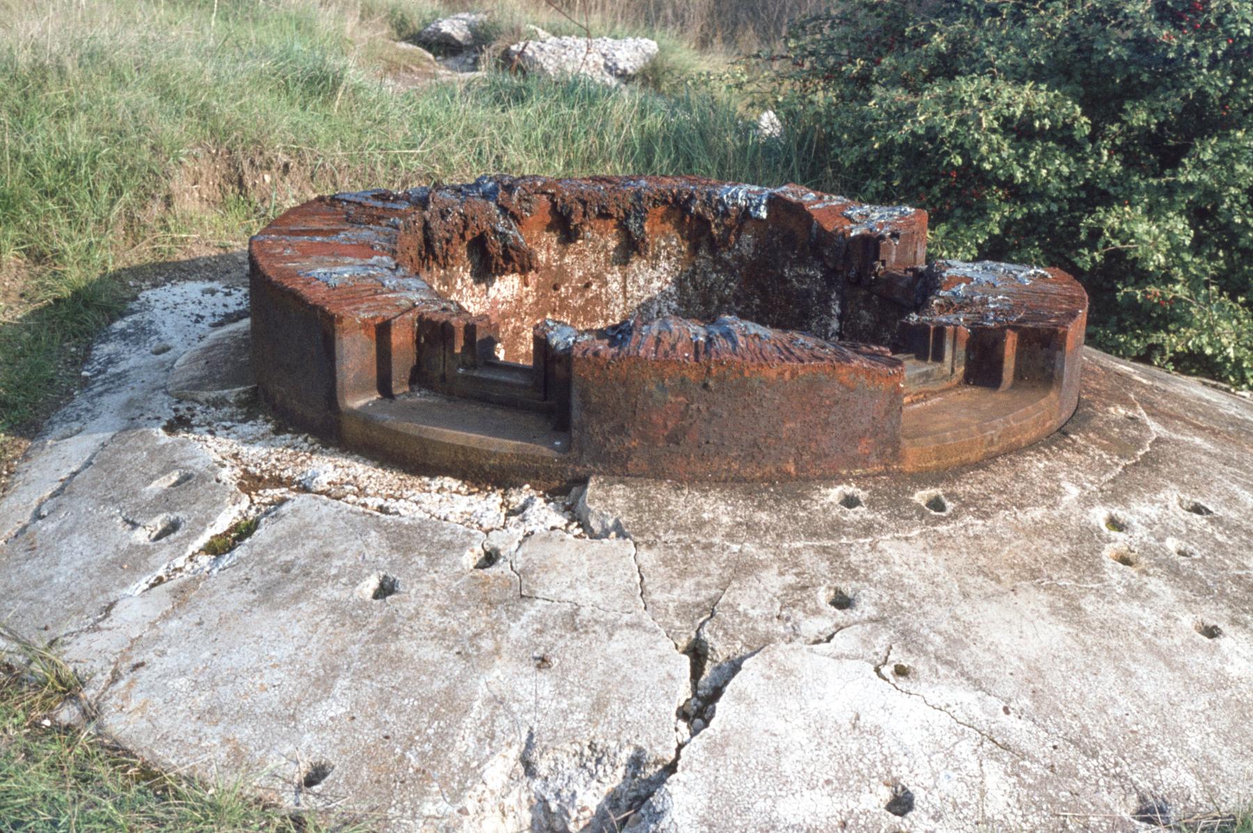 Ligne Maginot - HOBLING - A23 - (Ouvrage d'infanterie) - Bloc 1
Cloche GFM - MANSUY Michel