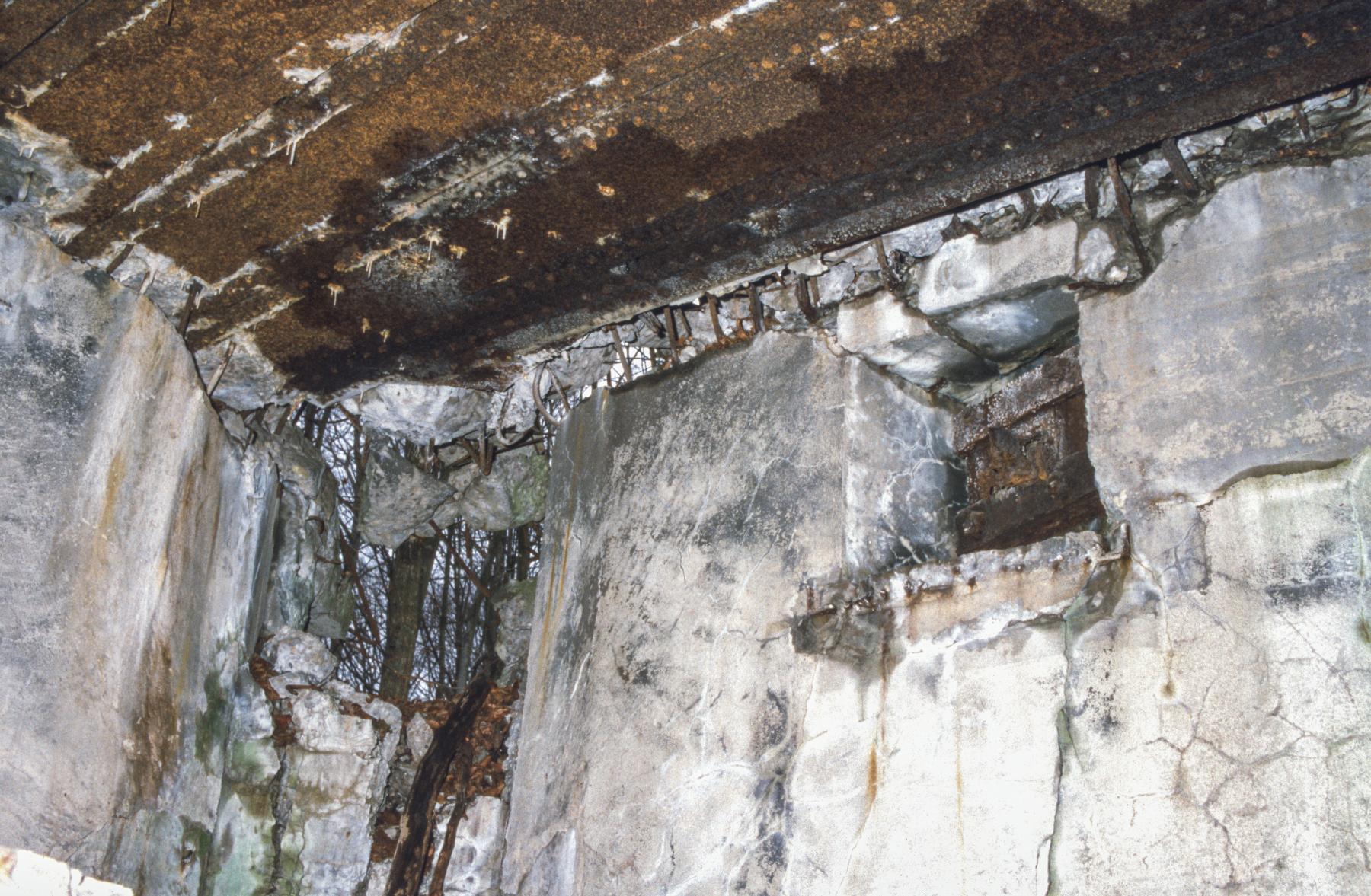 Ligne Maginot - A6B - KALMERICH (CM6 - II/174° RMIF - SOUS-QUARTIER KALMERICH) - (PC de Sous-Quartier) - Le sol est parti - MANSUY Michel