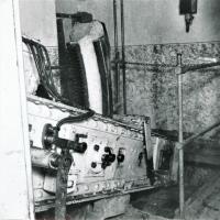 Ligne Maginot - HACKENBERG - A19 - (Ouvrage d'artillerie) - Bloc 10 - la tourelle de mortiers de 81 mm 
Vue de du bras du balancier , le contrepoids est dans sa fosse  
La tourelle  est en batterie (position haute)