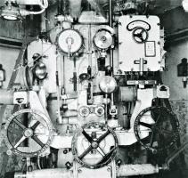 Ligne Maginot - HACKENBERG - A19 - (Ouvrage d'artillerie) - Bloc 10 - la tourelle de mortiers de 81 mm
Vue de l'étage inférieur; le poste de pointage
