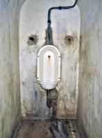 Ligne Maginot - LAVOIR - (Ouvrage d'artillerie) - Bloc 4
Urinoir dans la galerie