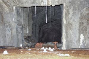Ligne Maginot - LAVOIR - (Ouvrage d'artillerie) - Salle des citernes
Au-dessus d'une des citernes d'eau potable, on voit la galerie d'accès à la source interne de l'ouvrage
