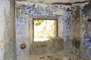 Ligne Maginot - RIEUX ROUX 2 - TUNNEL FERROVIAIRE - (Blockhaus pour arme infanterie) - Fenêtre et goulotte à grenade
