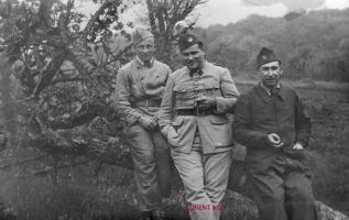 Ligne Maginot - BILLIG - A18 - (Ouvrage d'artillerie) - Le SC LORENT Jean accompagné de deux de ses collègues, chargés par les Allemands de l'entretien de l'ouvrage du Billig au début de l'occupation.