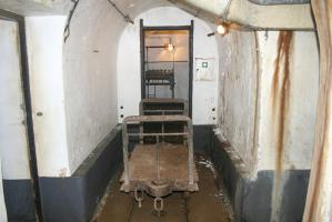 Ligne Maginot - GALGENBERG - A15 - (Ouvrage d'artillerie) - Bloc 3 
Au niveau souterrain, chambrée derrière le wagonnet
