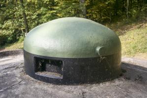 Ligne Maginot - GALGENBERG - A15 - (Ouvrage d'artillerie) - Entrée munitions
Cloche GFM de gauche