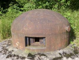Ligne Maginot - GALGENBERG - A15 - (Ouvrage d'artillerie) - L'entrée des hommes
La cloche GFM coté droit