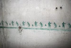 Ligne Maginot - GALGENBERG - A15 - (Ouvrage d'artillerie) - Entrée des hommes
Frise sur les murs