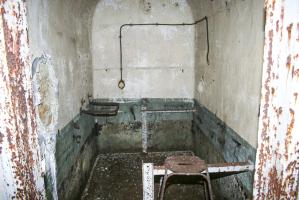 Ligne Maginot - GALGENBERG - A15 - (Ouvrage d'artillerie) - Bloc 1
Chambre d'officier au pied du bloc