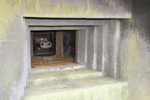 Ligne Maginot - GALGENBERG - A15 - (Ouvrage d'artillerie) - Bloc 2
Créneau pour jumelage de mitrailleuses  interchangeable avec un canon antichar