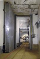 Ligne Maginot - Ouvrage d'artillerie du GALGENBERG - Porte pare-souffle positionnée dans la galerie principale entre la partie avant (blocs, usine, casernement) et la partie arrière (M1 et entrée munitions). 
Elle est destinée à éviter la propagation du souffle du à une explosion du magasin à munitions M1 aux parties avant de l'ouvrage.
Sa fermeture est manuelle