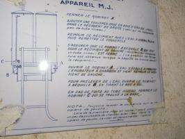 Ligne Maginot - GALGENBERG - A15 - (Ouvrage d'artillerie) - Panneau explicatif sur le fonctionnement du purificateur d'eau M.J. à proximité des douches