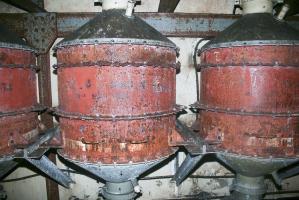 Ligne Maginot - GALGENBERG - A15 - (Ouvrage d'artillerie) - Filtres dans la salle de neutralisation de l'ouvrage