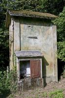 Ligne Maginot - GALGENBERG - A15 - (Ouvrage d'artillerie) - Entrée des hommes
Poste electrique extérieur.
Noter les restes de camouflage.