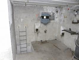 Ligne Maginot - COL DES BANQUETTES (EO7) - (Abri actif) - Le bloc 1
Chambre de tir avec l'accès au local radio par l'échelle métallique