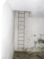 Ligne Maginot - COL DES BANQUETTES (EO7) - (Abri actif) - Le bloc 1
L'accès au local radio depuis la chambre de tir