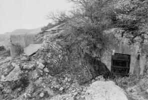 Ligne Maginot - COL DES BANQUETTES (EO7) - (Abri actif) - Le bloc 2, le bloc 1 est à l'arrière plan
