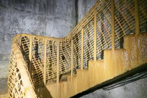 Ligne Maginot - ROTHERBERG - X30 (QUARTIER FREISTROFF - II/162°RIF) - (Abri) - Bloc Nord
Cage d'escalier recouverte de concrétions minérales