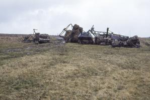 Ligne Maginot - ELEC - RéSEAU ALIMENTATION ELECTRIQUE - INTERCONNEXIONS 65 KV - (RESEAU - Electricité) - Ligne de transport haute tension 65 KV CENE posée par TRINDEL pour l'alimentation des ouvrages par l'arrière 

La fin du réseau
Destruction des supports restés en place