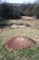 Ligne Maginot - BOIS KARRE - A12 - (Ouvrage d'infanterie) - Cloche GFM et la tourelle de mitrailleuses